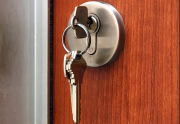 Что делать, если заклинило замок?